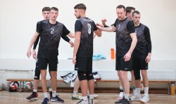 KTML vyrų tinklinio lygoje po įtemptų varžybų pergalę iškovojo Tinklinio Inžinerija. 