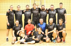 KTML vyrų tinklinio lygoje Tinklo inžinerija švenčia pergalę prieš VDU rezultatu 3-1.